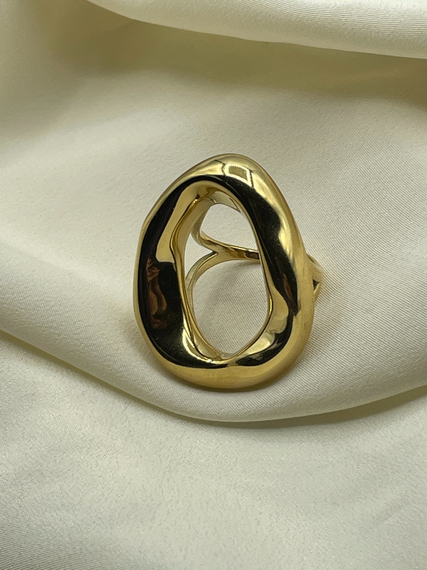 Giant Distorted Circle Ring Gold