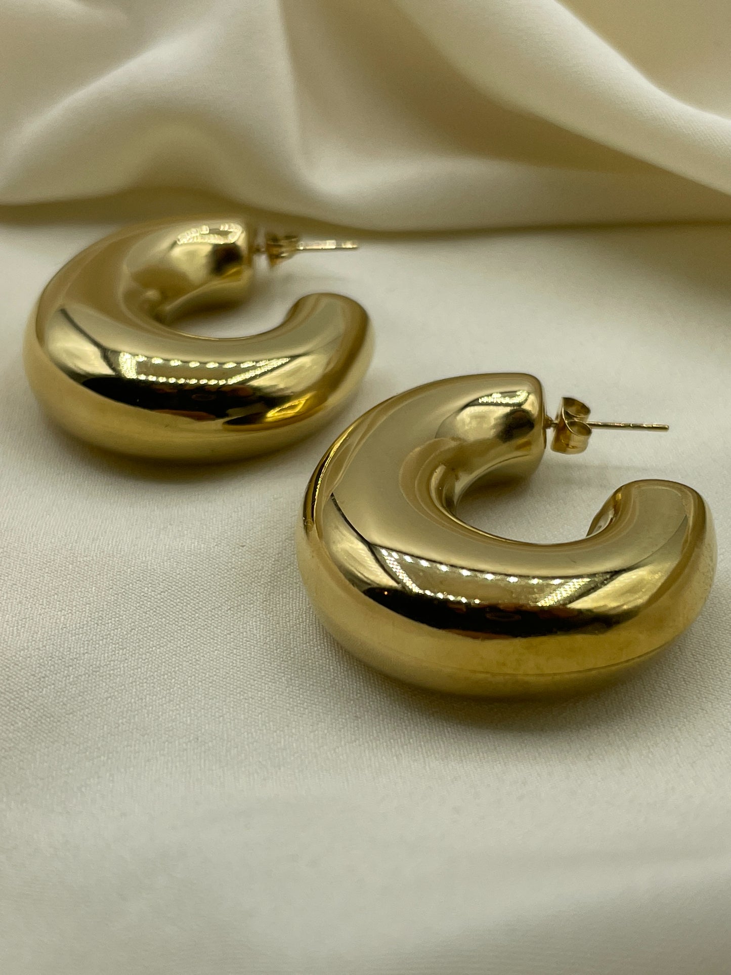 Giant Oval Half Hoops Earrings Gold