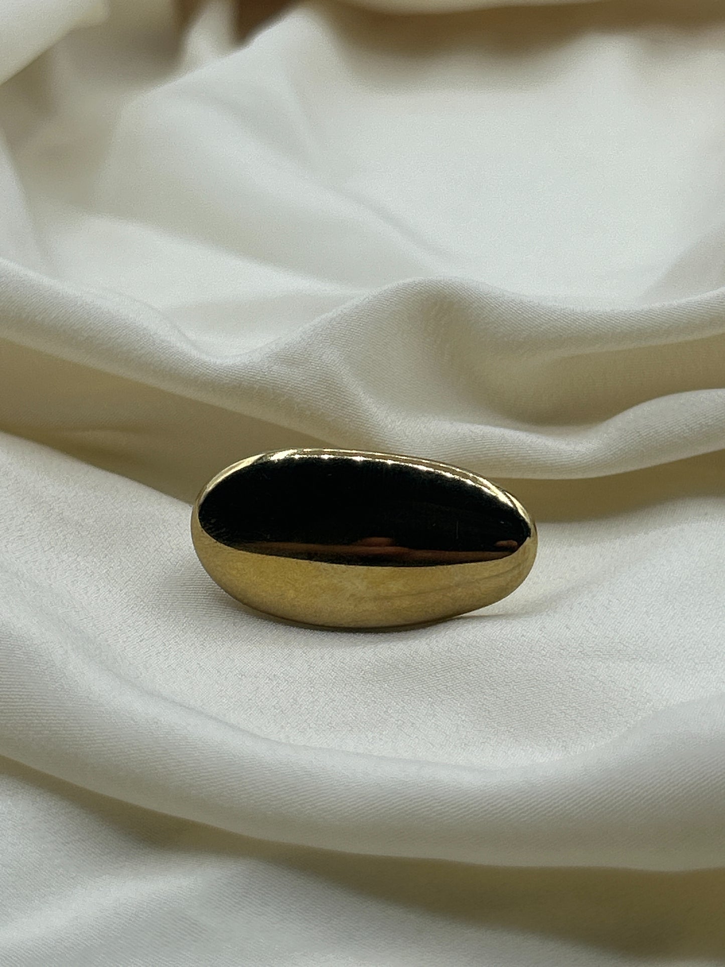 Giant Oval Ring Gold
