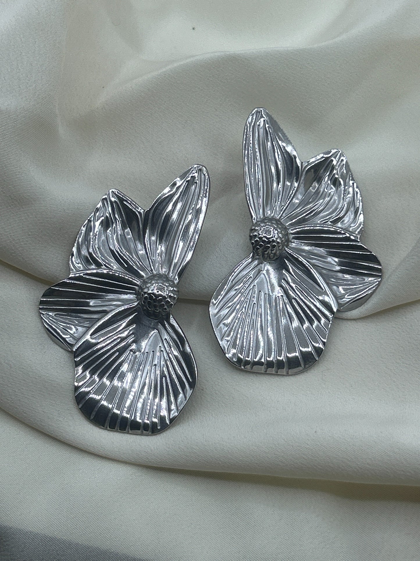 Half Flowers Earring Silver