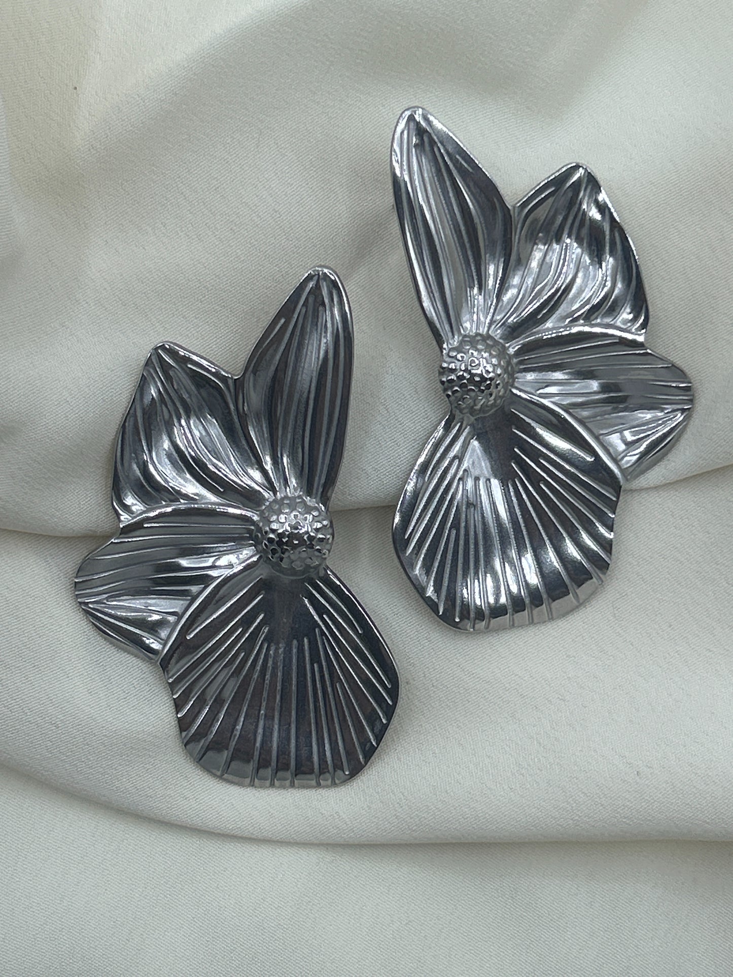 Half Flowers Earring Silver