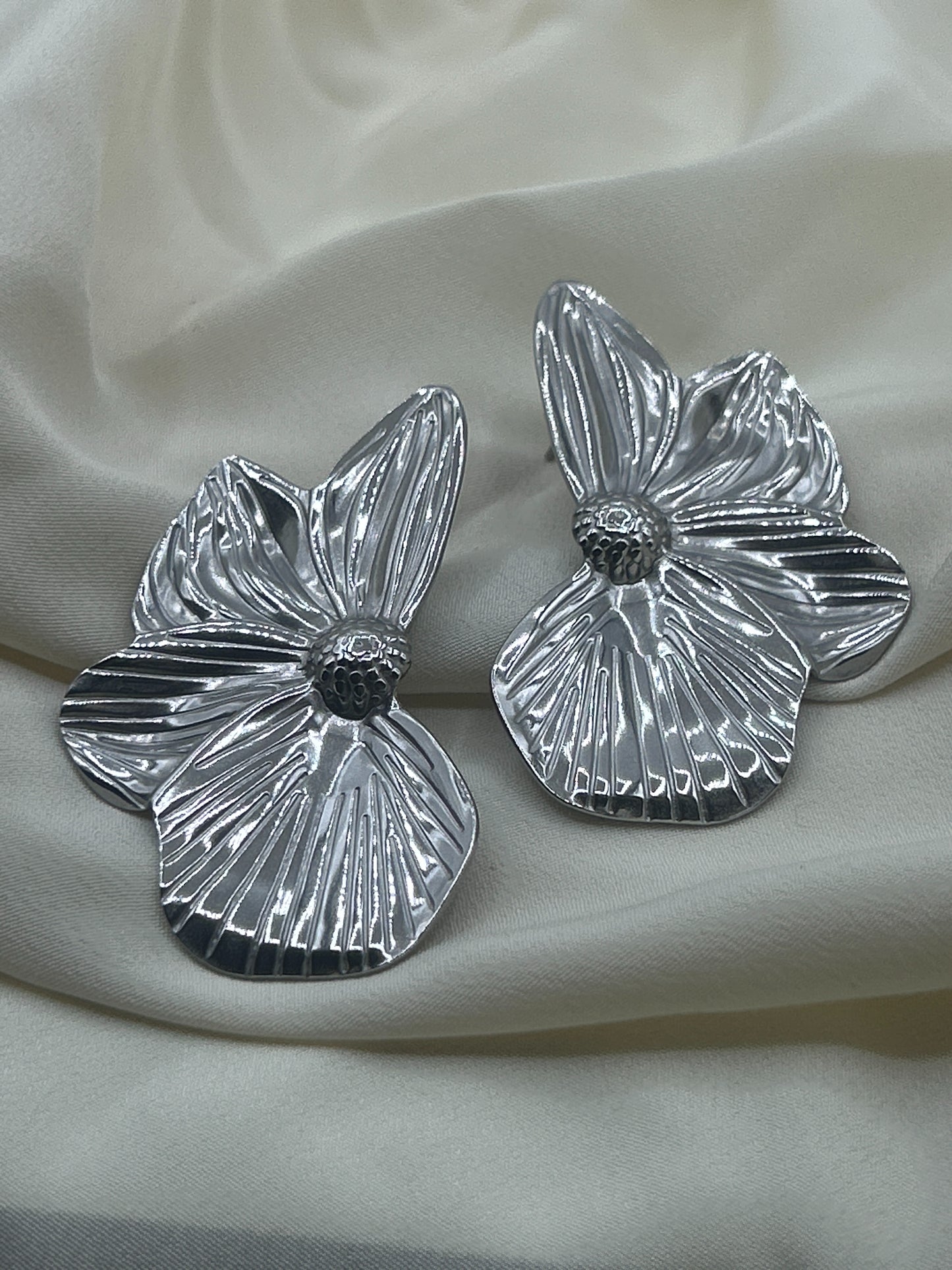 Half Flowers Earring Silver