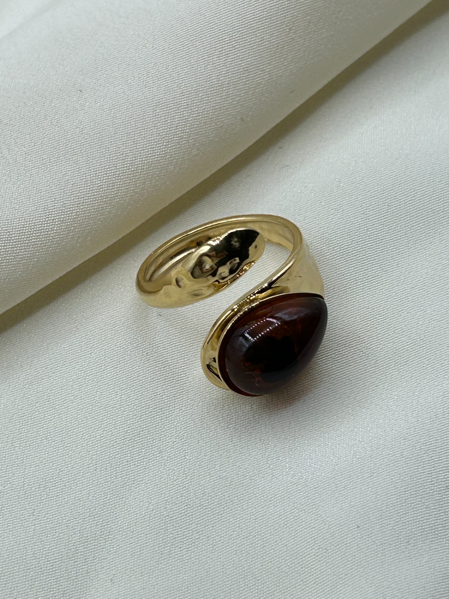 Hammered Brown Enlacing Ring