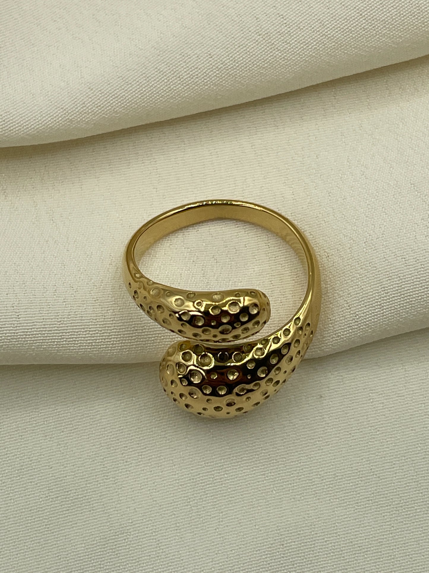 Hammered Enlacing Gold Ring