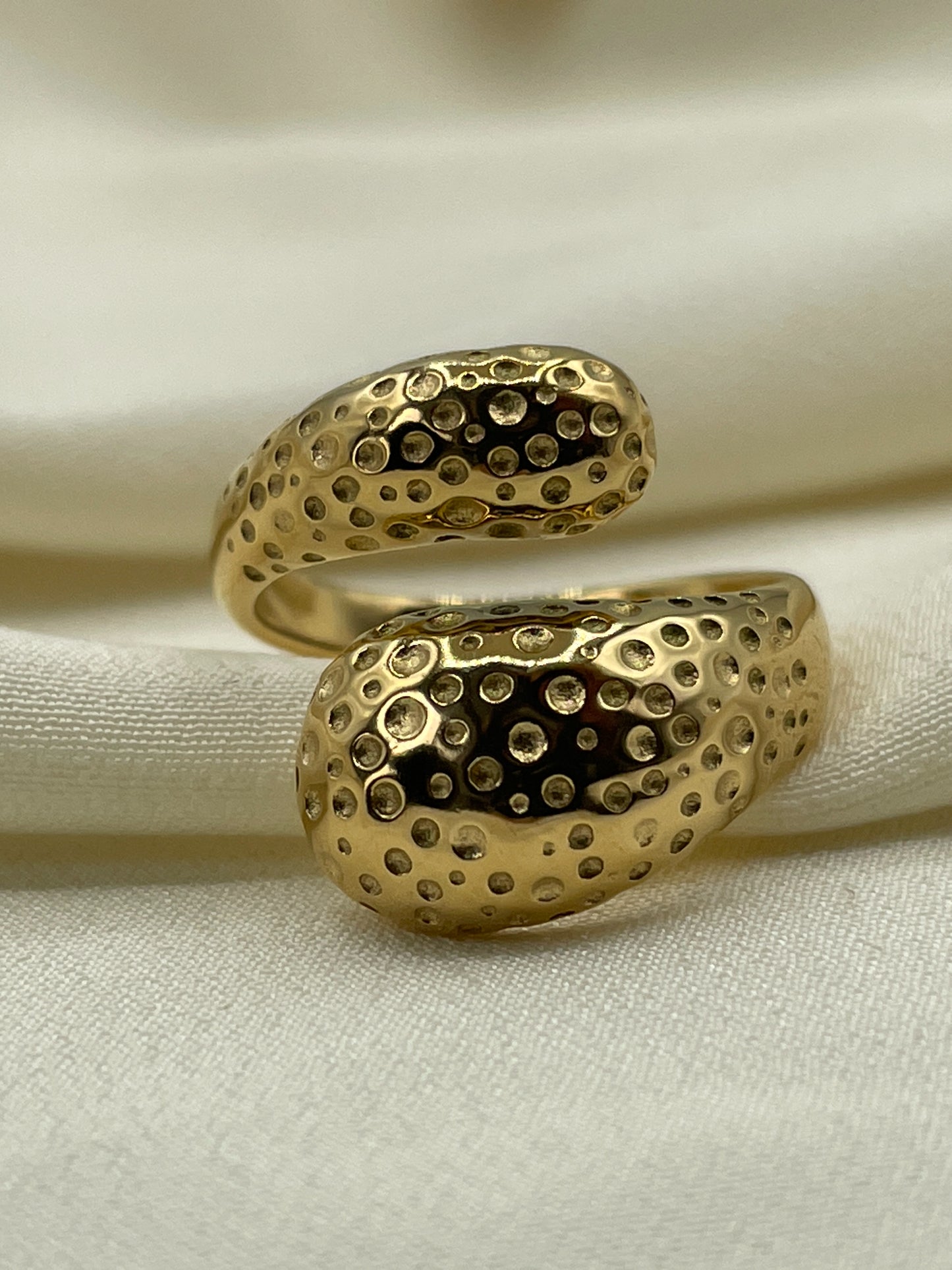 Hammered Enlacing Gold Ring