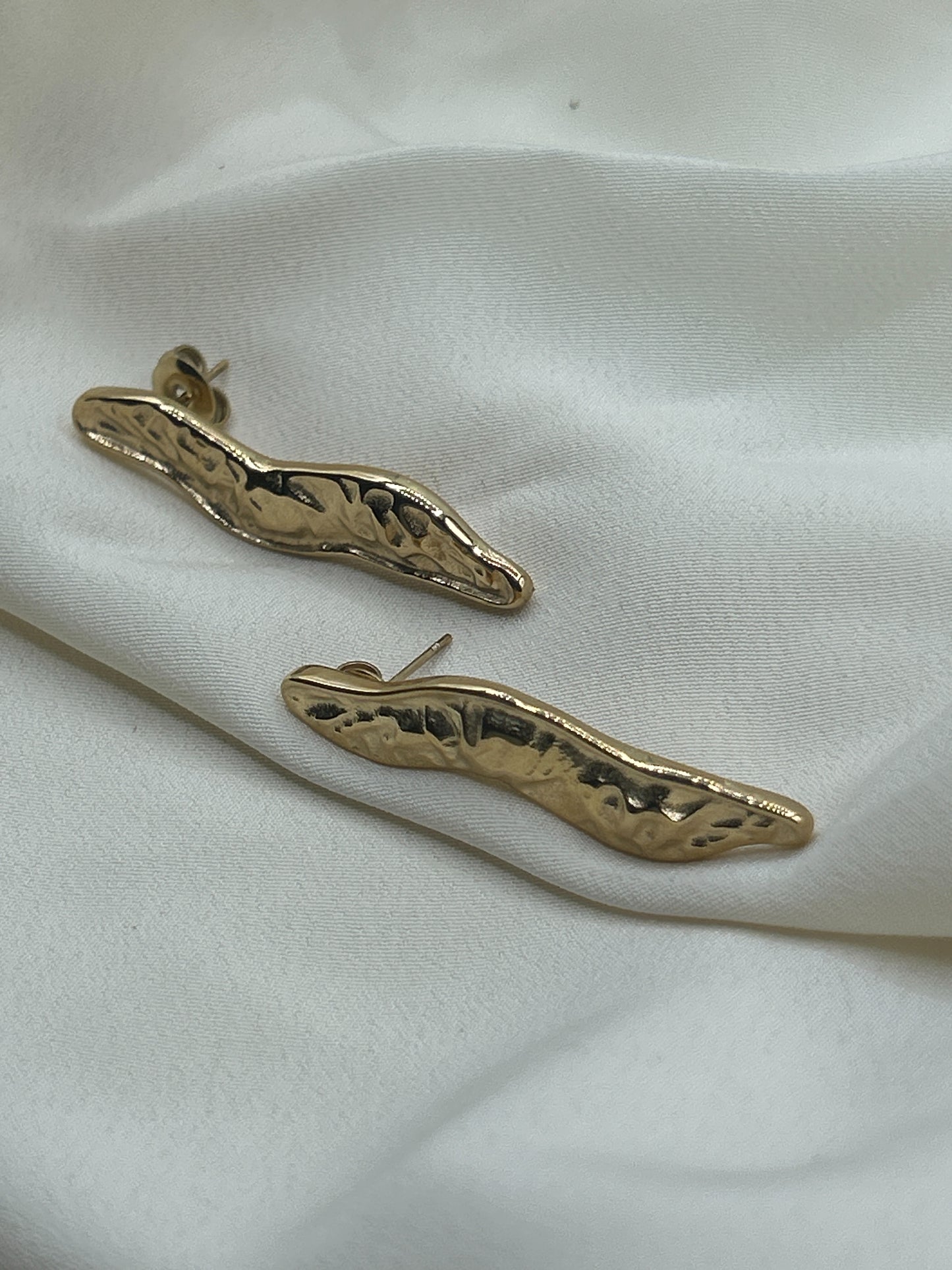 Hammered Flash Earrings Gold