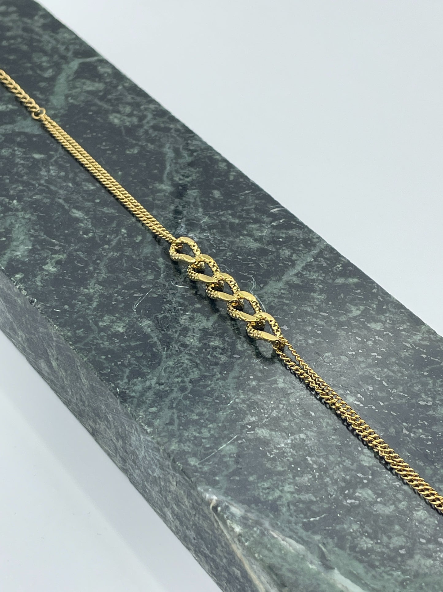 Hammered Large Chain Bracelet Gold