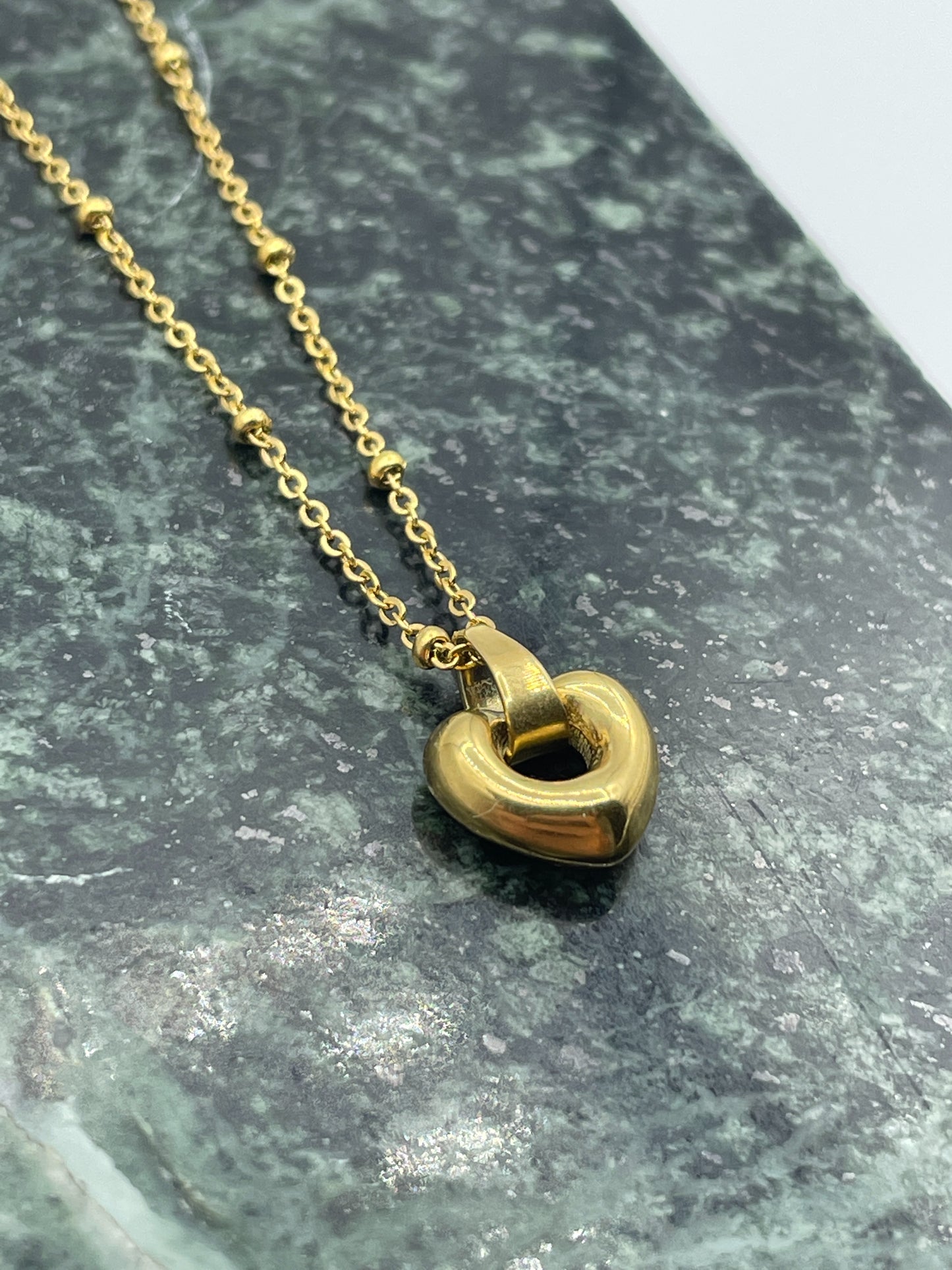 Heart Pendant Necklace Gold