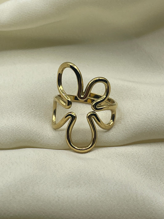 Hollow Flower Ring Gold