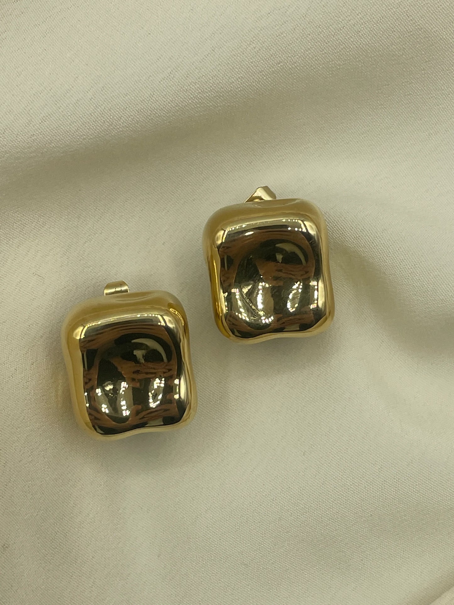 Cube Earrings Gold