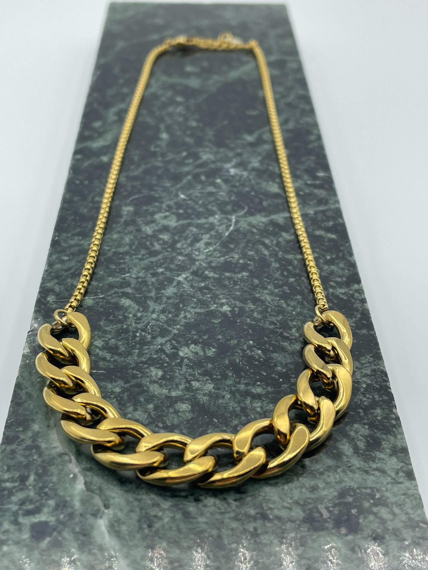 Large Chain Necklace Gold