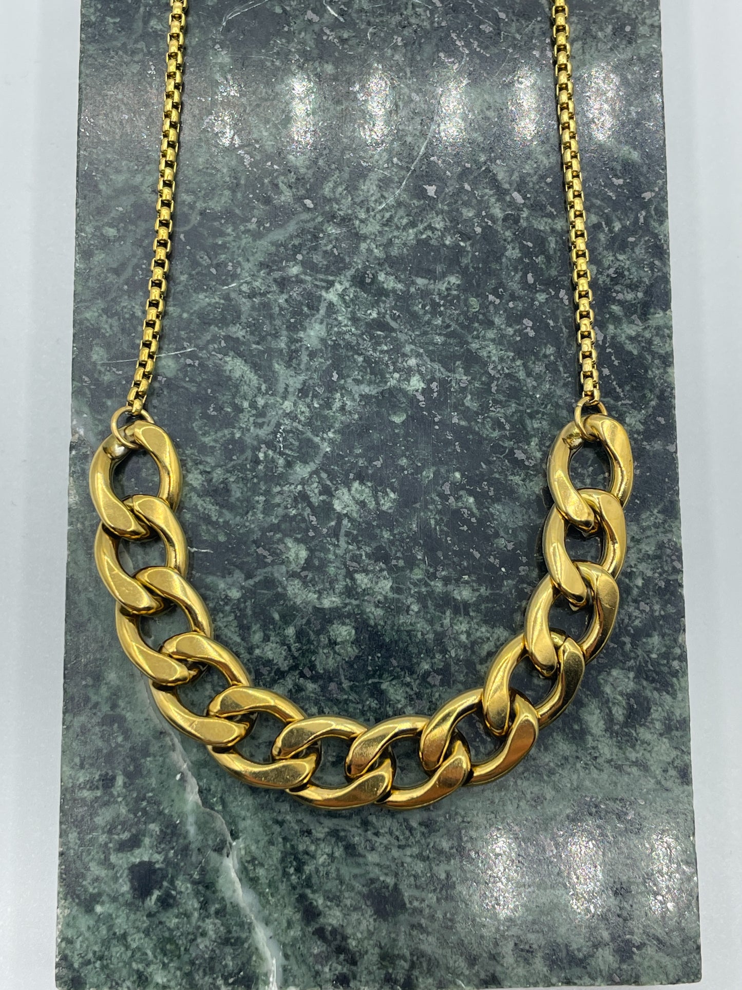 Large Chain Necklace Gold