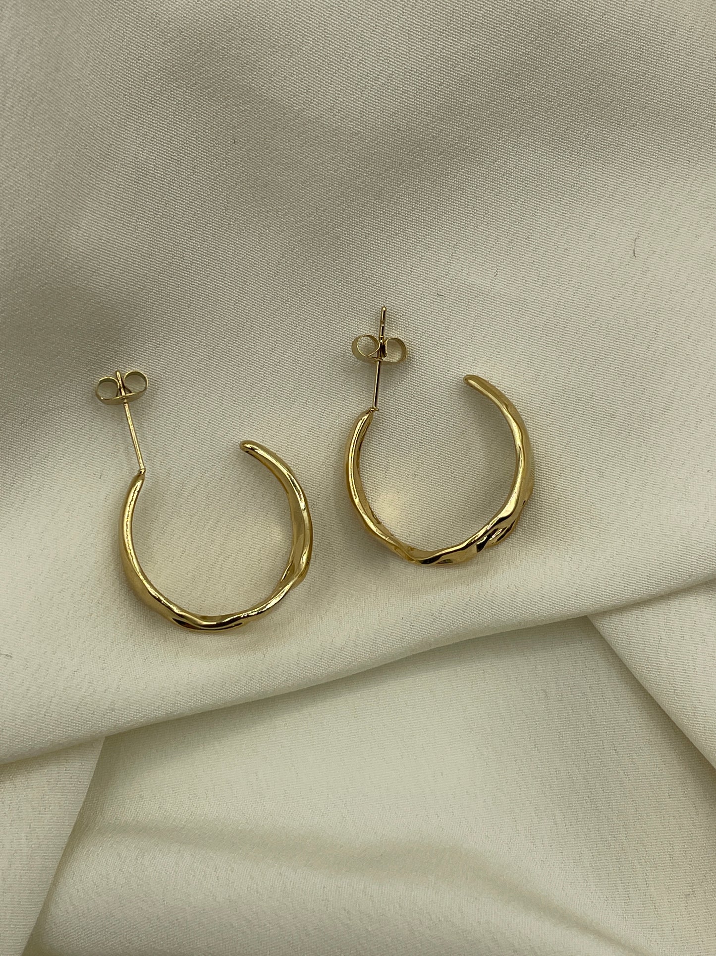 Lava Circle Earrings Gold