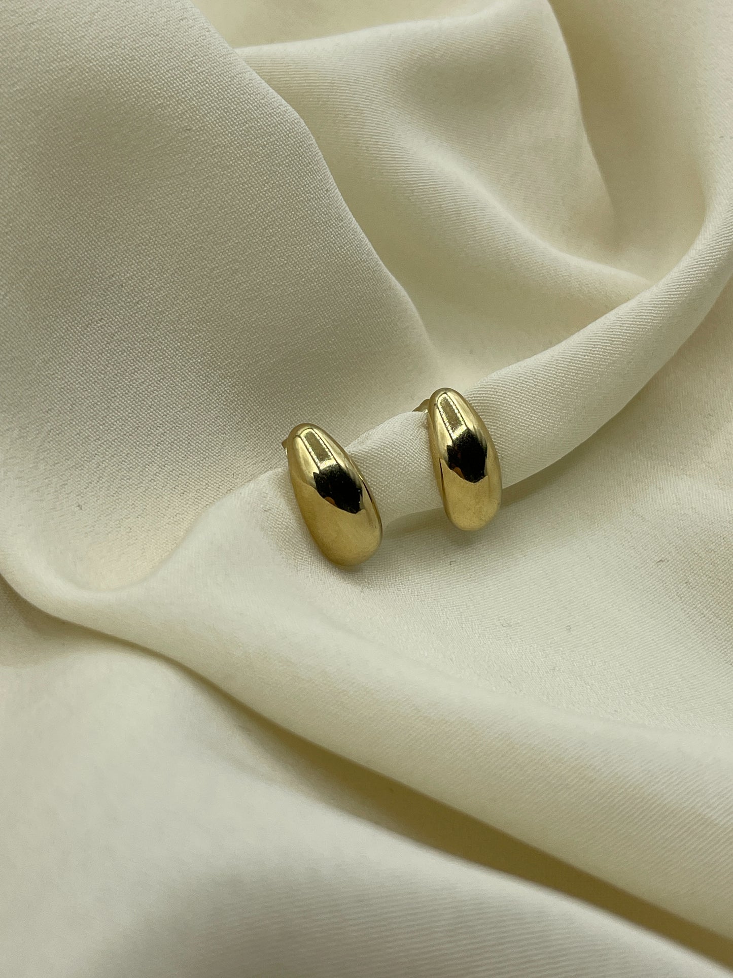 Mini Beans Earrings Gold