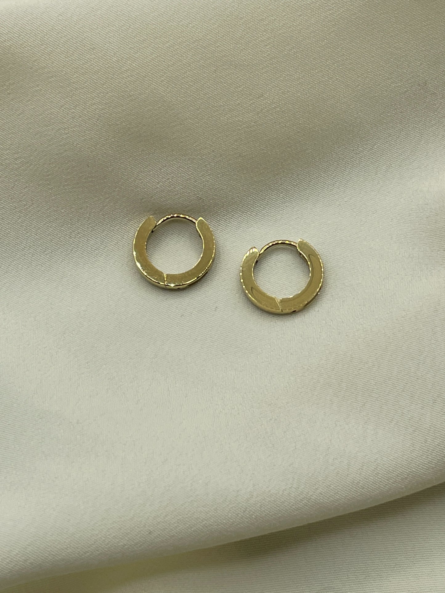 Mini Hoops Flat Earrings Gold