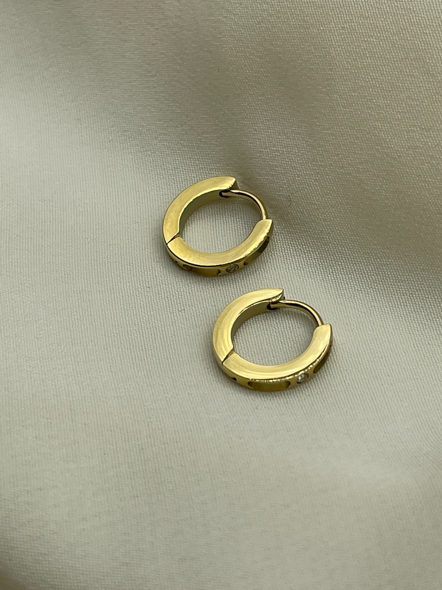 Mini Hoops Flat Earrings Gold