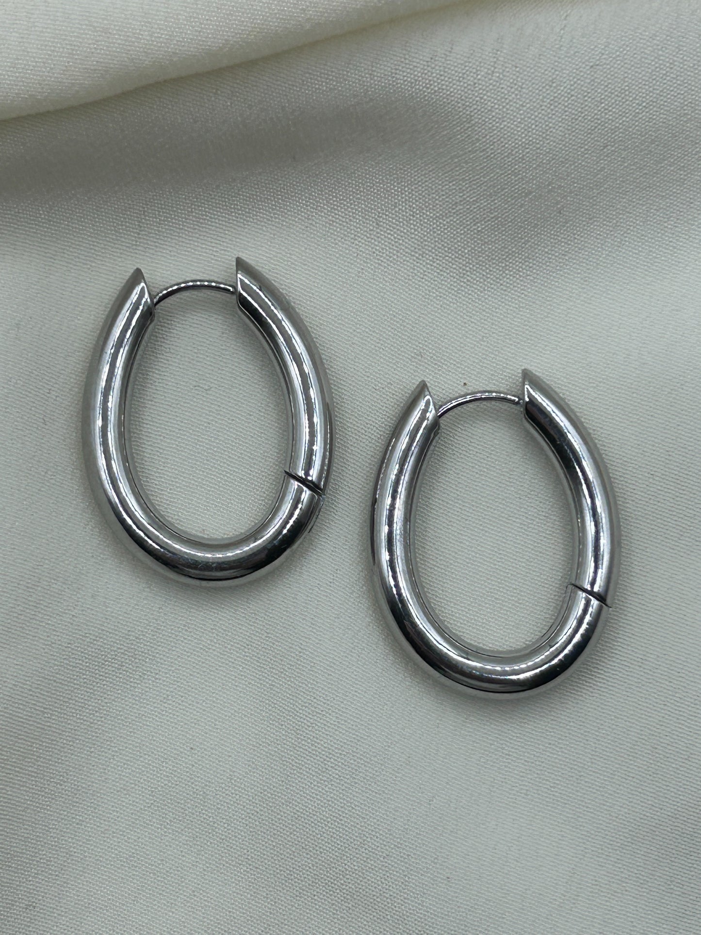 Oval Hoops Earrings Silver