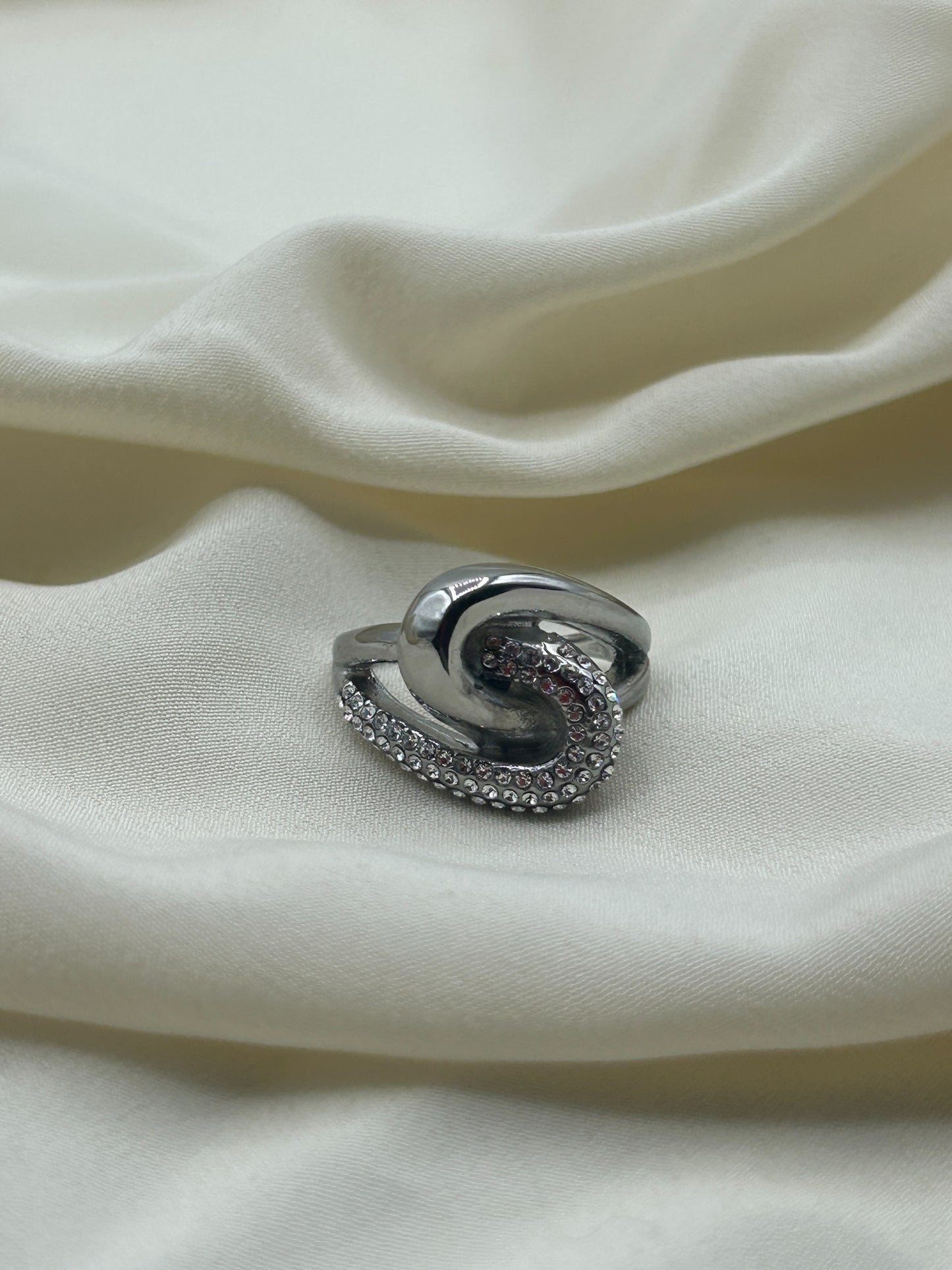 Rhinestone Intertwining Ring Silver