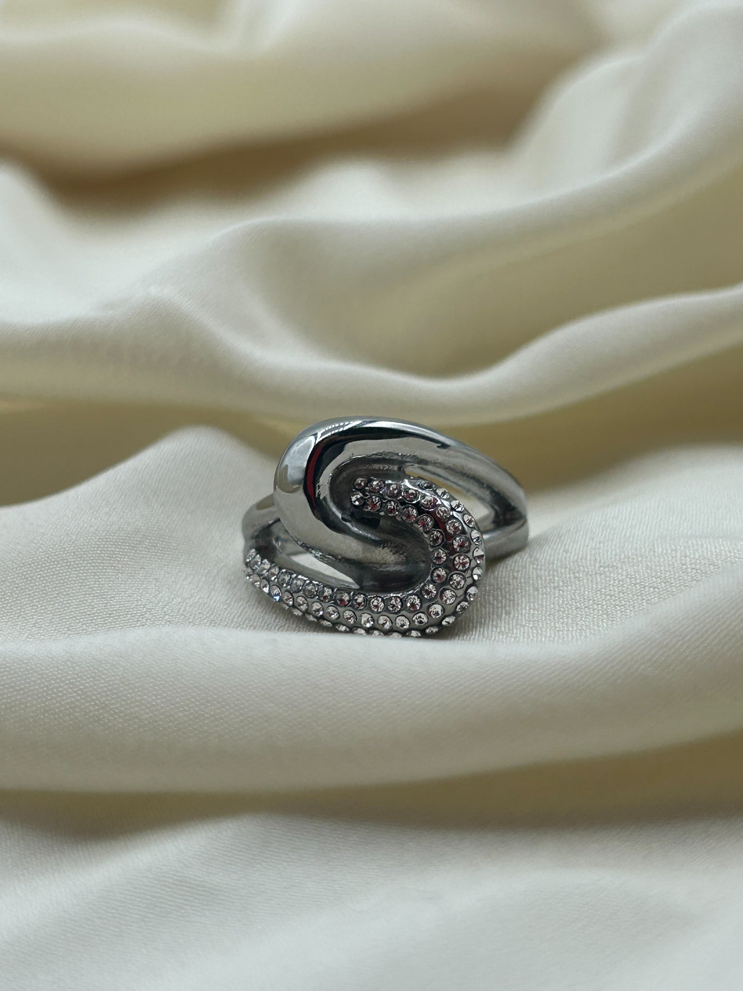 Rhinestone Intertwining Ring Silver