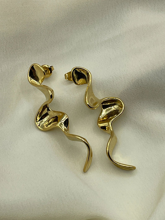 Ribbon Earrings Gold