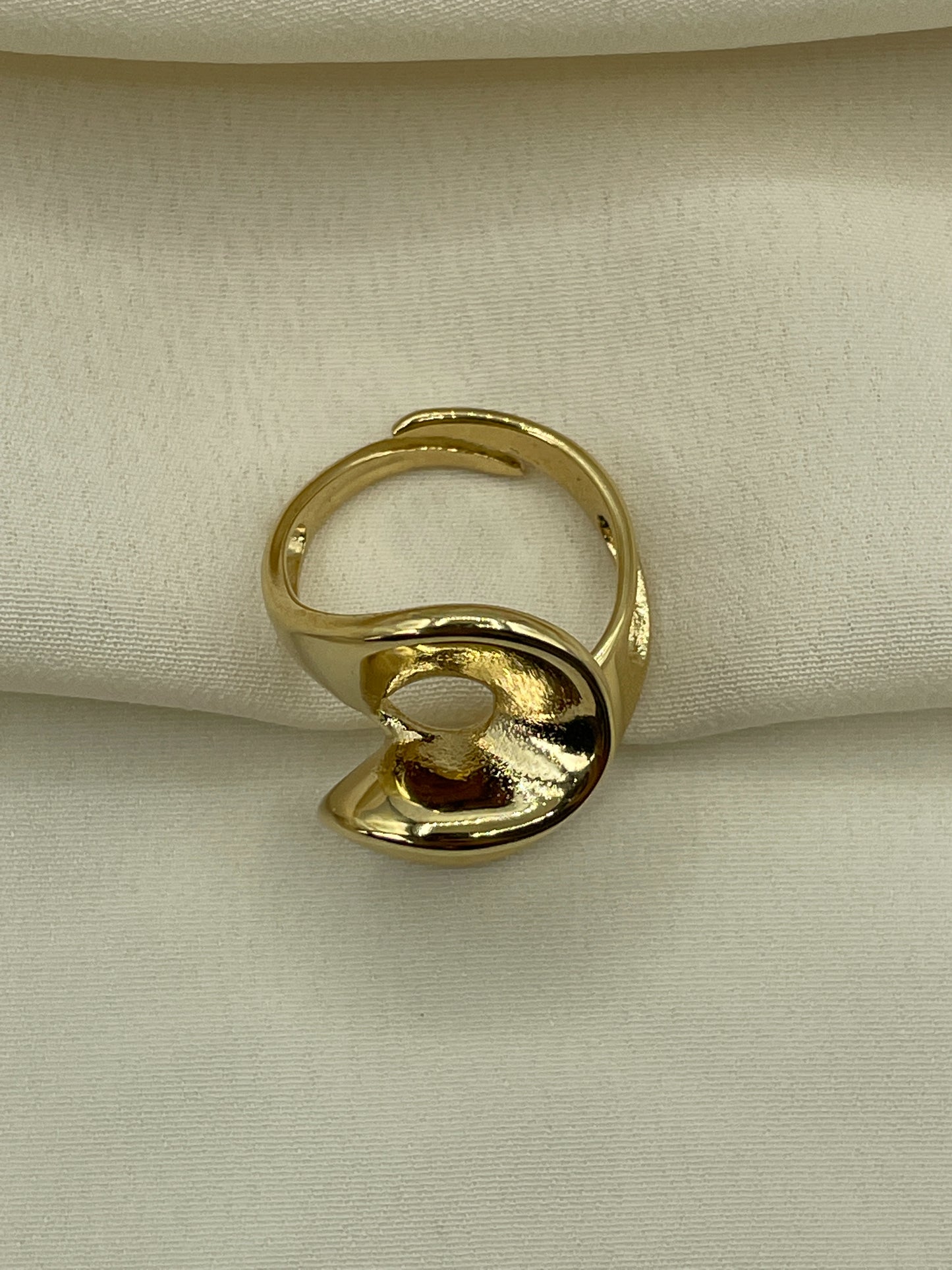 Ribbon Gold Ring