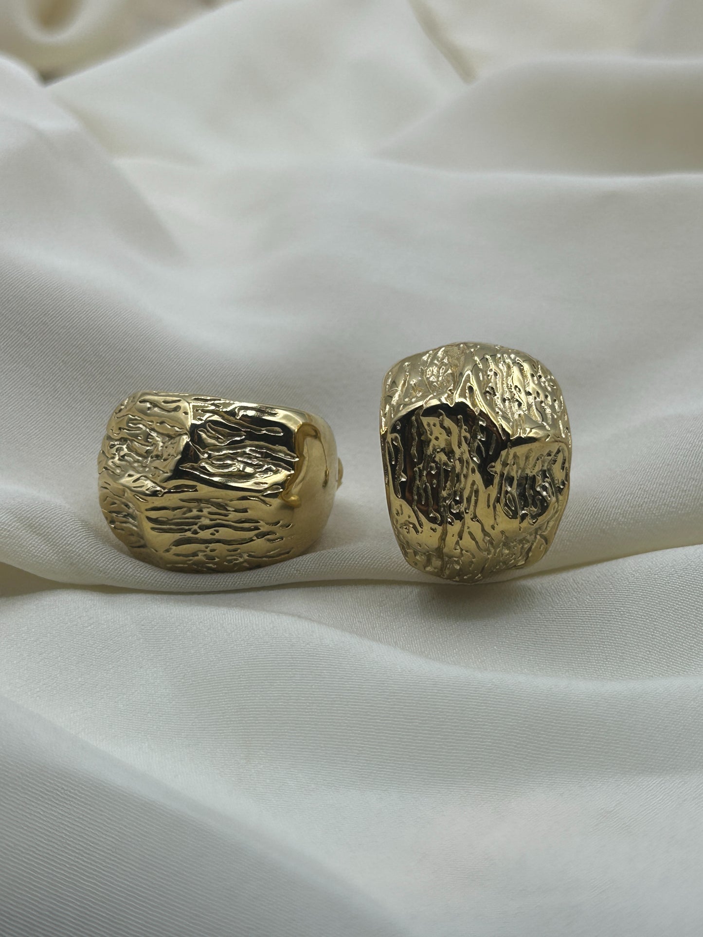 Shell Rock Earrings Gold