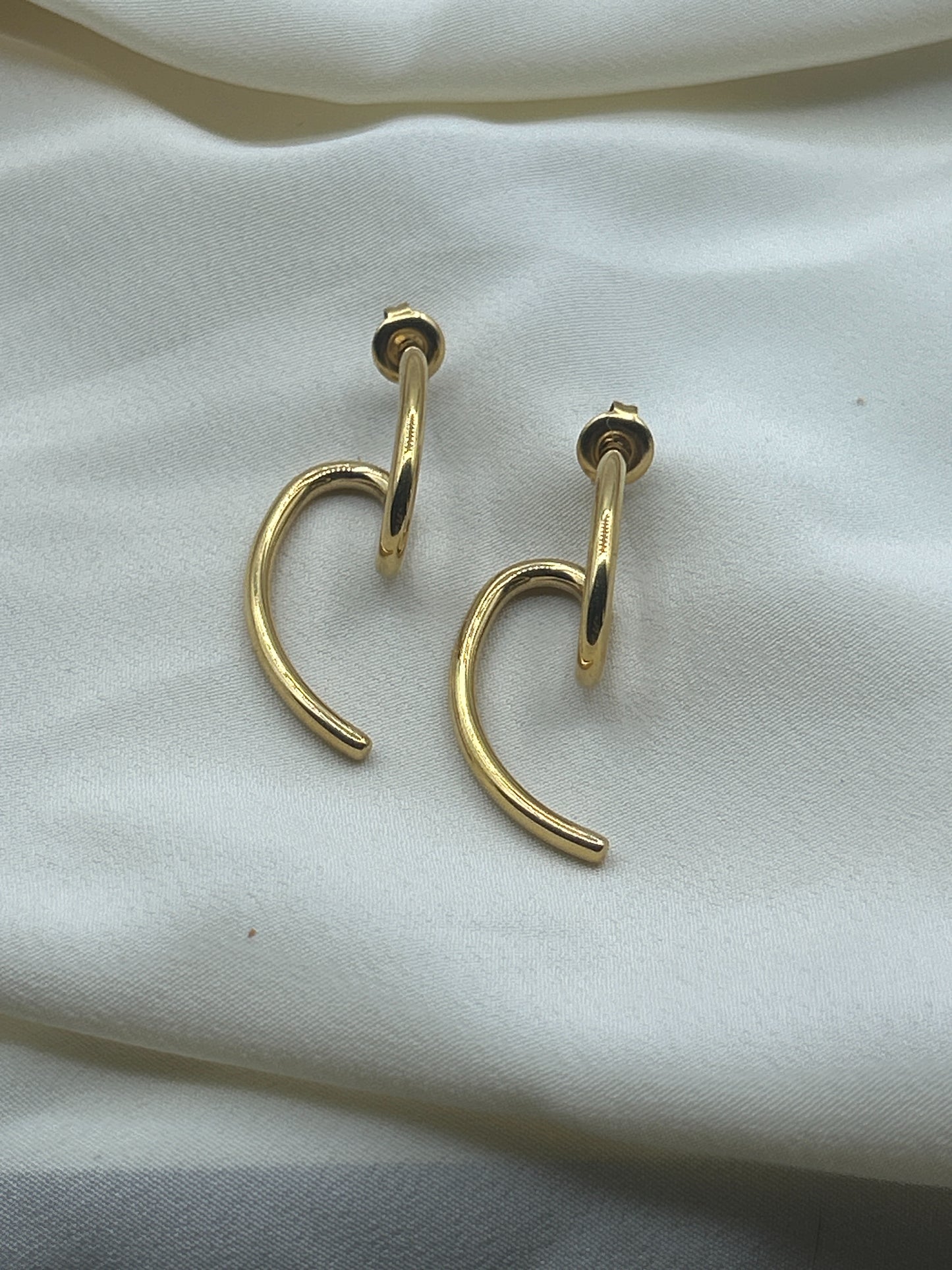 Sinuous Earrings Gold