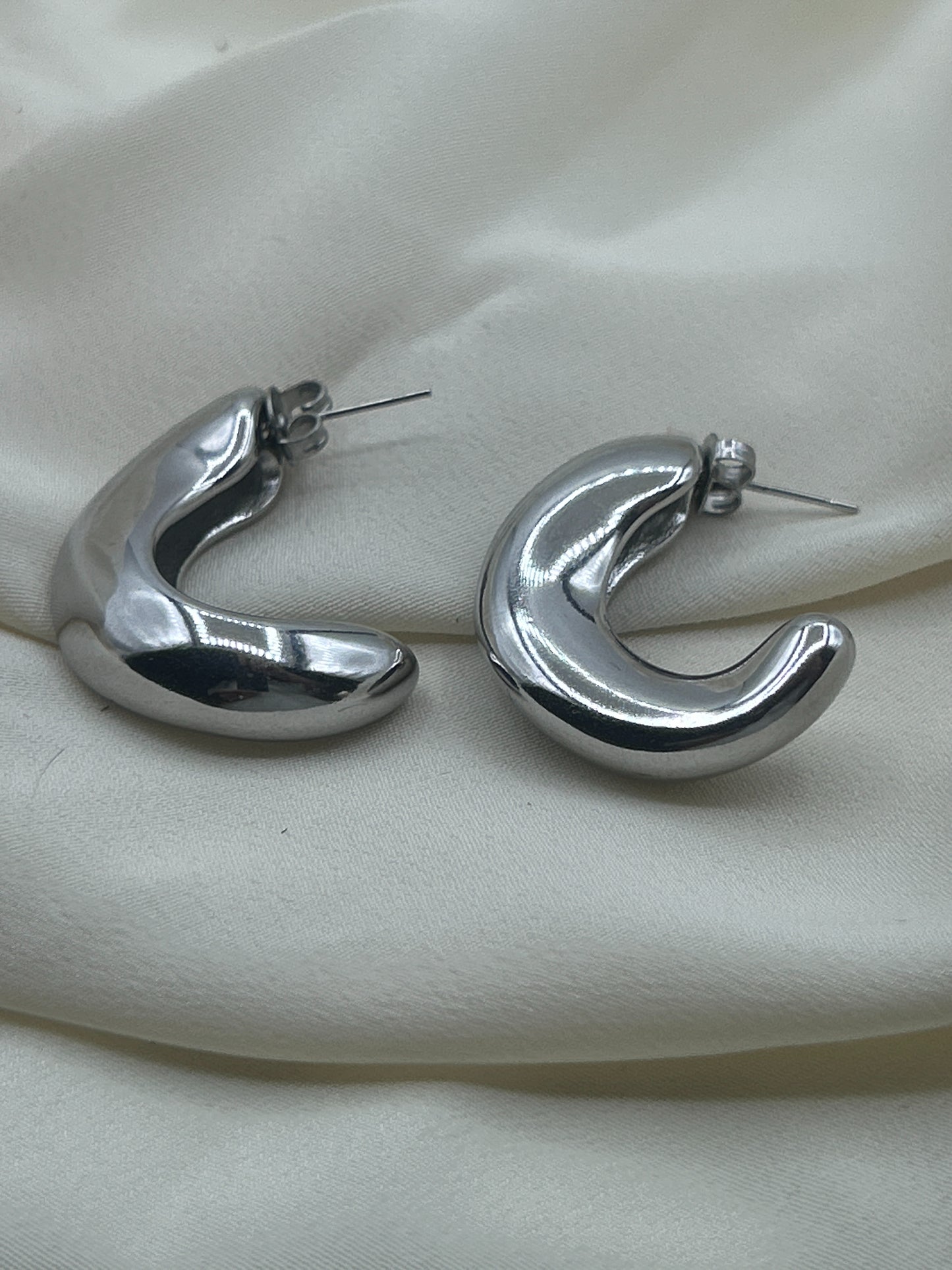 Supple Earrings Silver