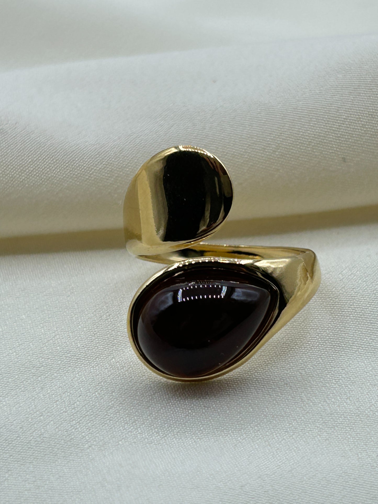 Smooth Brown Enlacing Ring