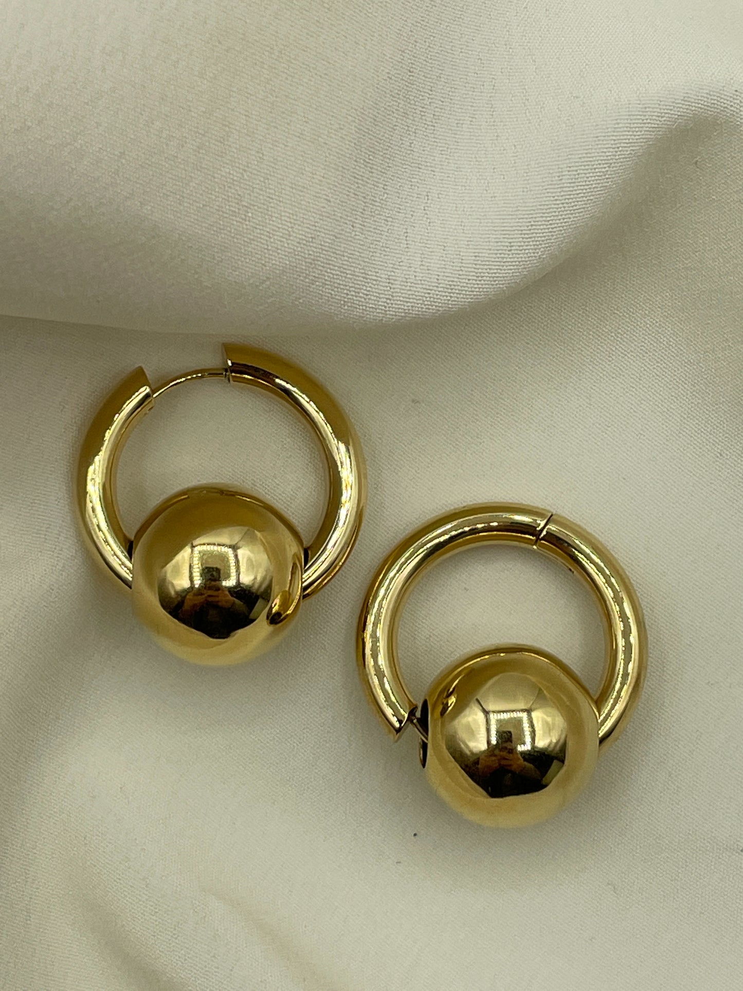 Sphere Hoops Earrings Gold