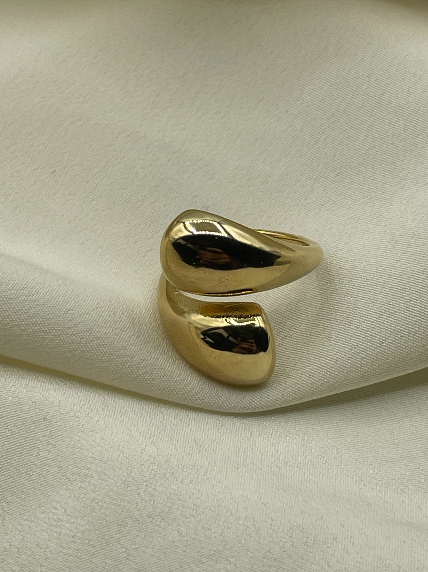 Squared Double Tear Ring Gold