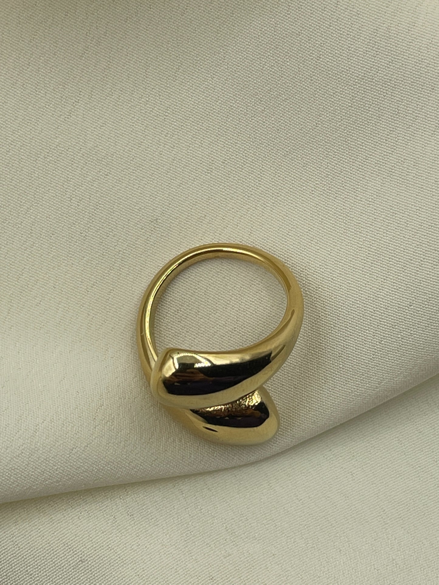 Squared Double Tear Ring Gold