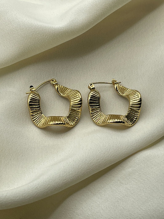 Striae Hoops Earrings Gold