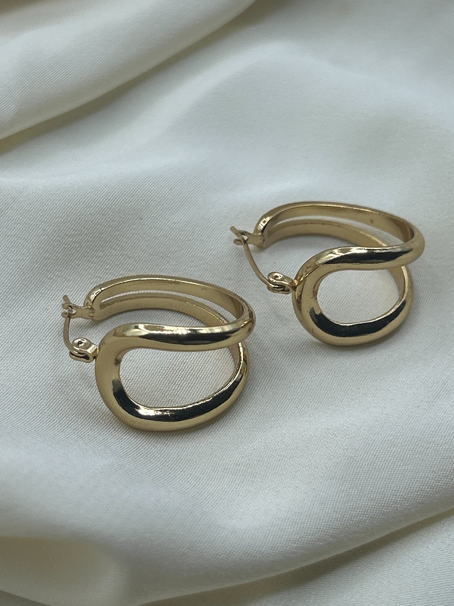 Tear Line Earring Gold