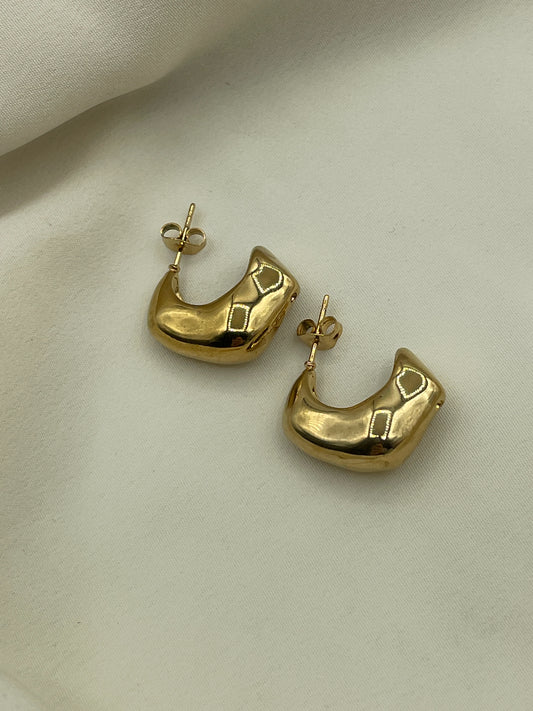 Thick Claw Earrings Gold