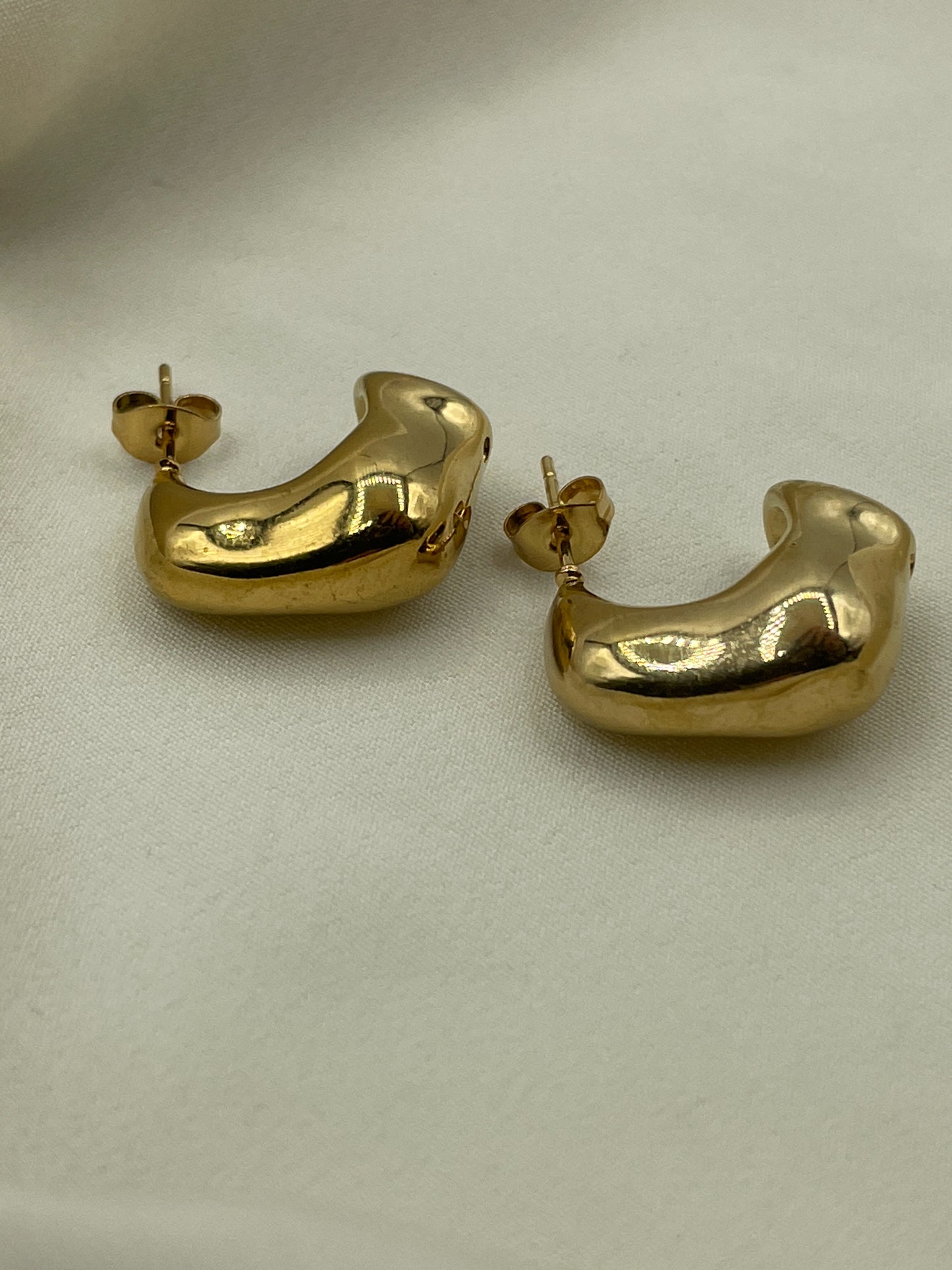 Thick Claw Earrings Gold