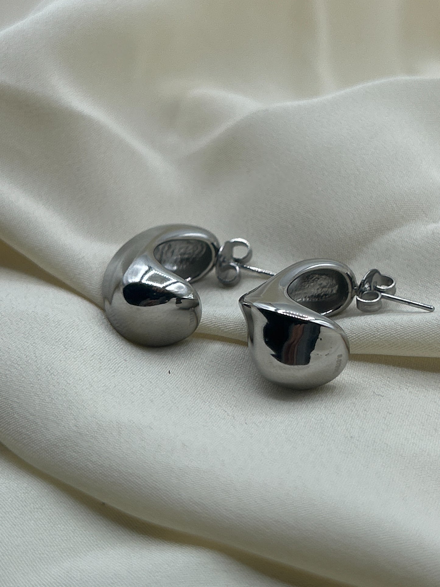 Thick Claw Earrings Silver