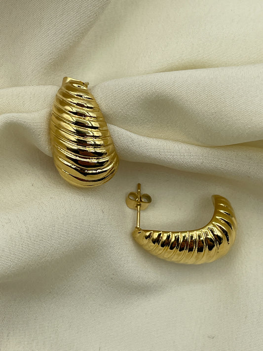 Thick Croissant Earrings Gold