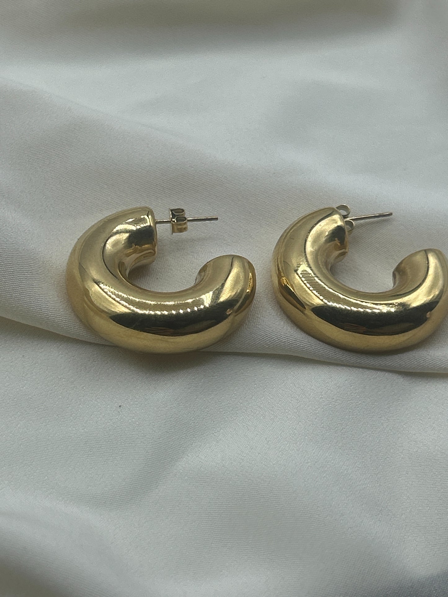Thick Open Hoops Earrings Gold