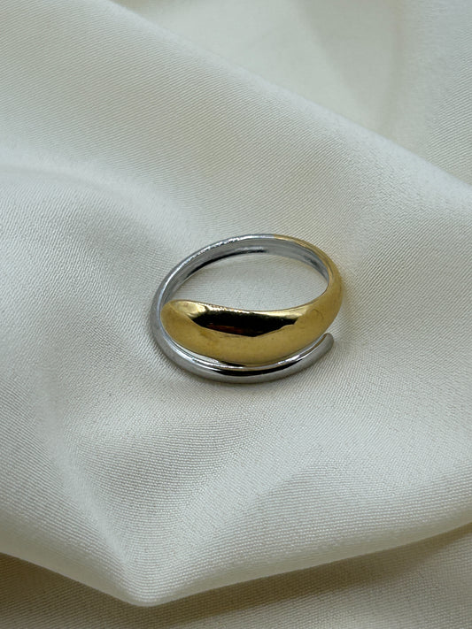 Bicolor Thin Enlacing Ring