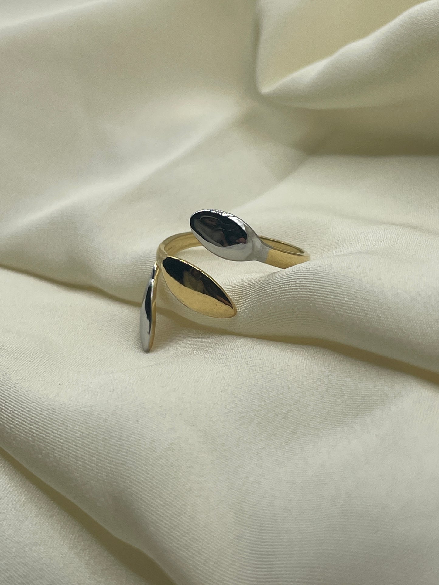 Triple Leaf Ring Bicolor