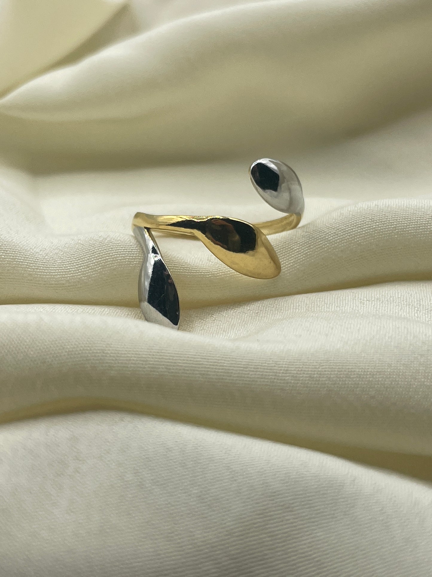 Triple Leaf Ring Bicolor