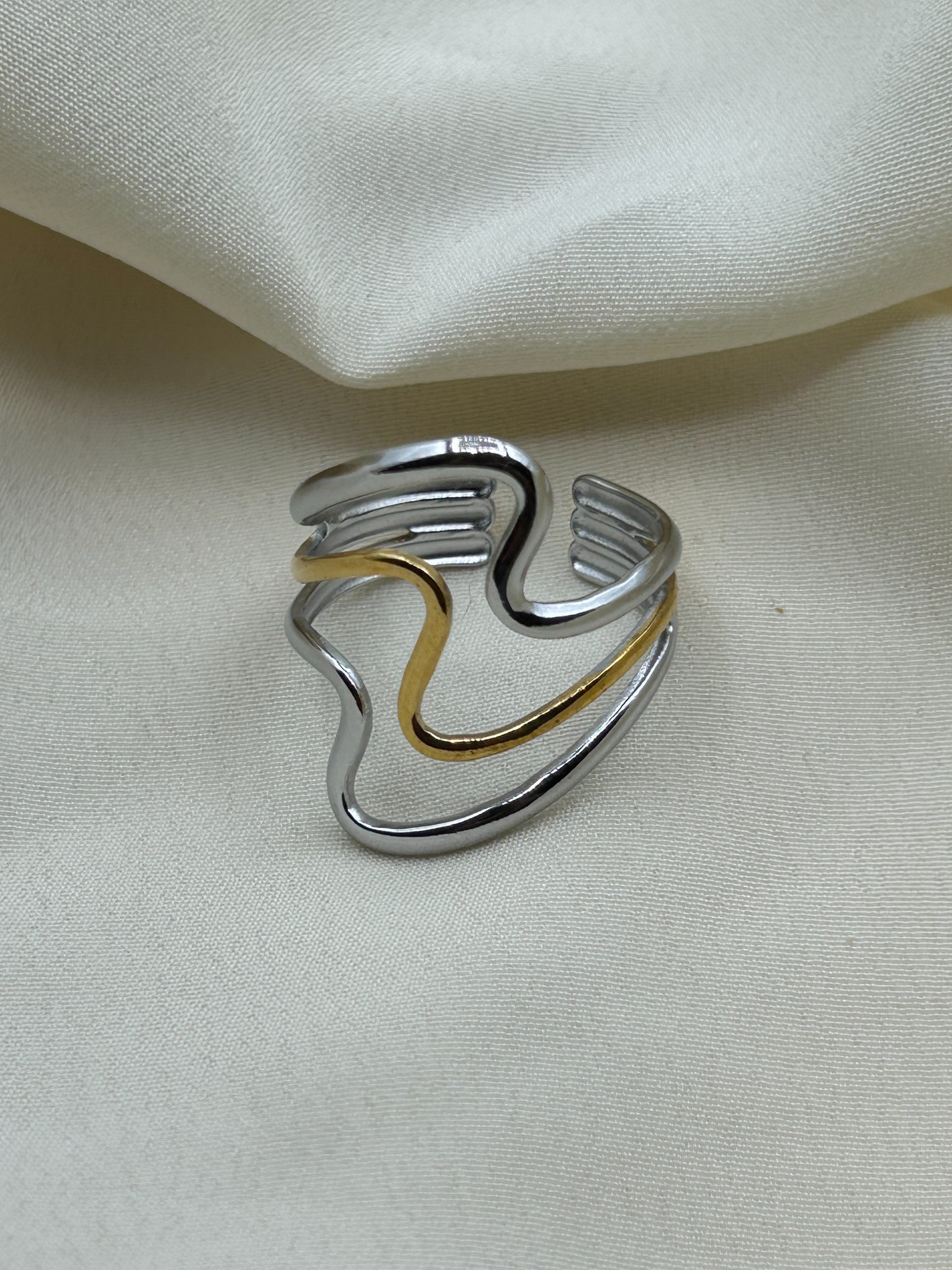 Bicolor Triple Windy Ring