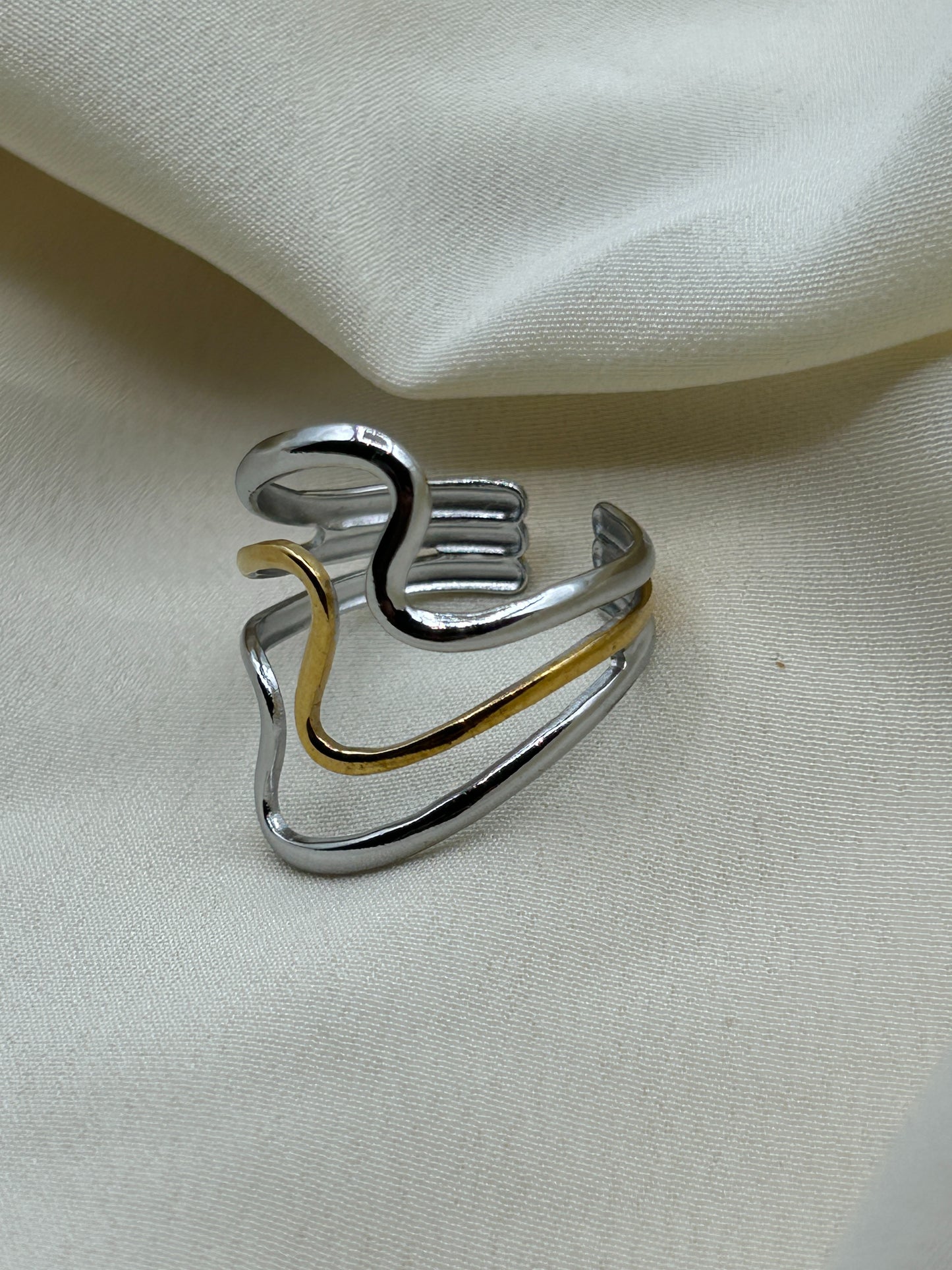 Bicolor Triple Windy Ring