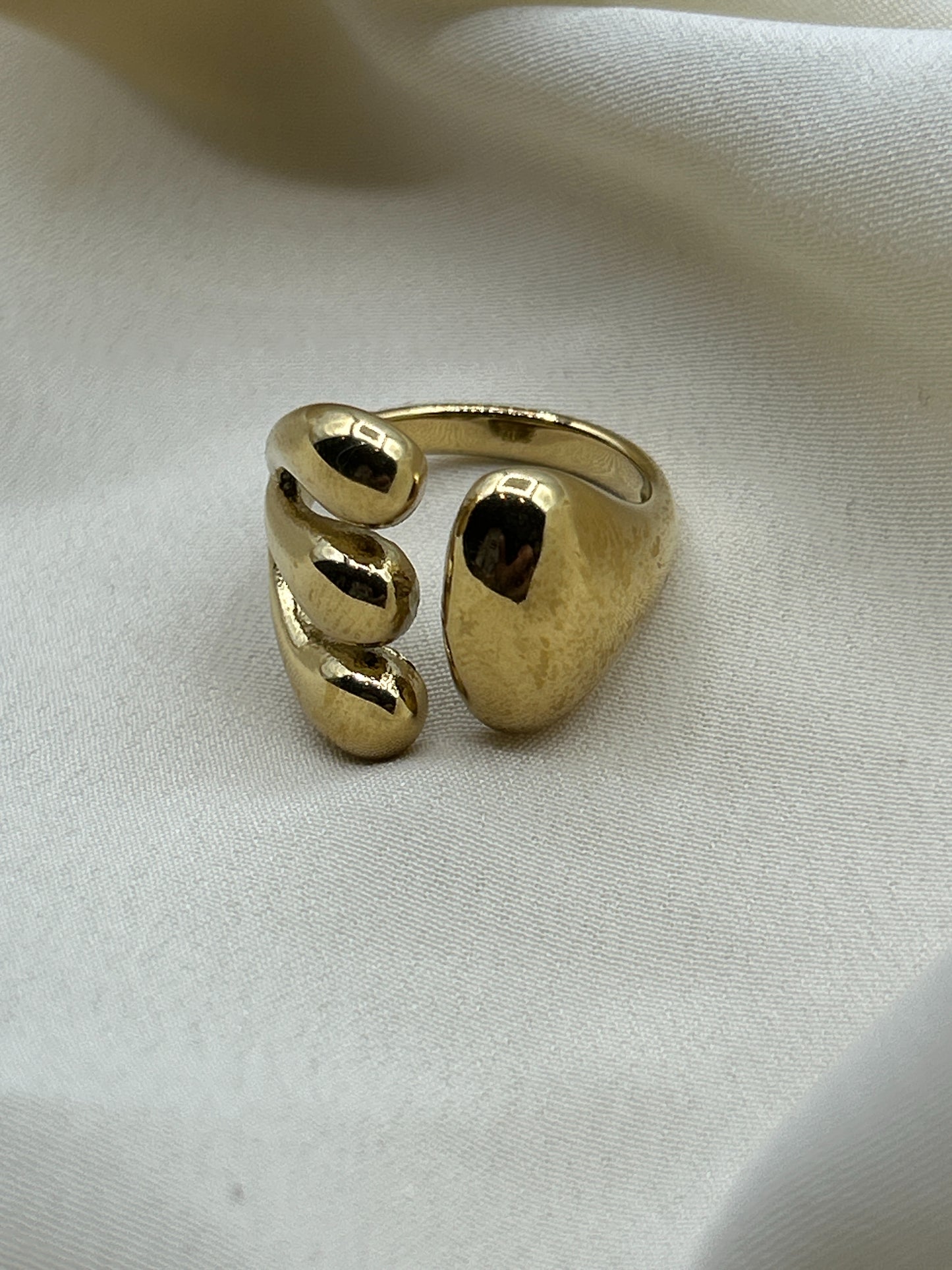 Triple Drop Ring Gold