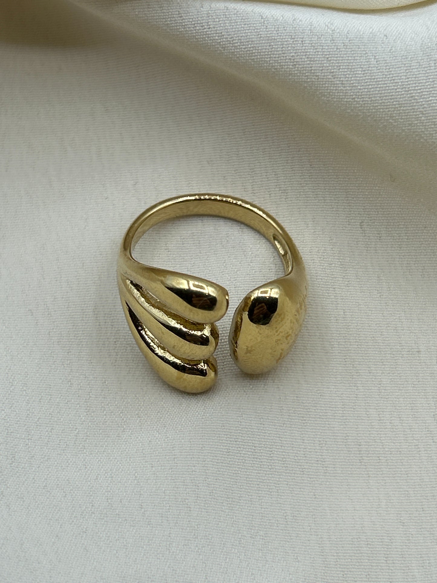 Triple Drop Ring Gold