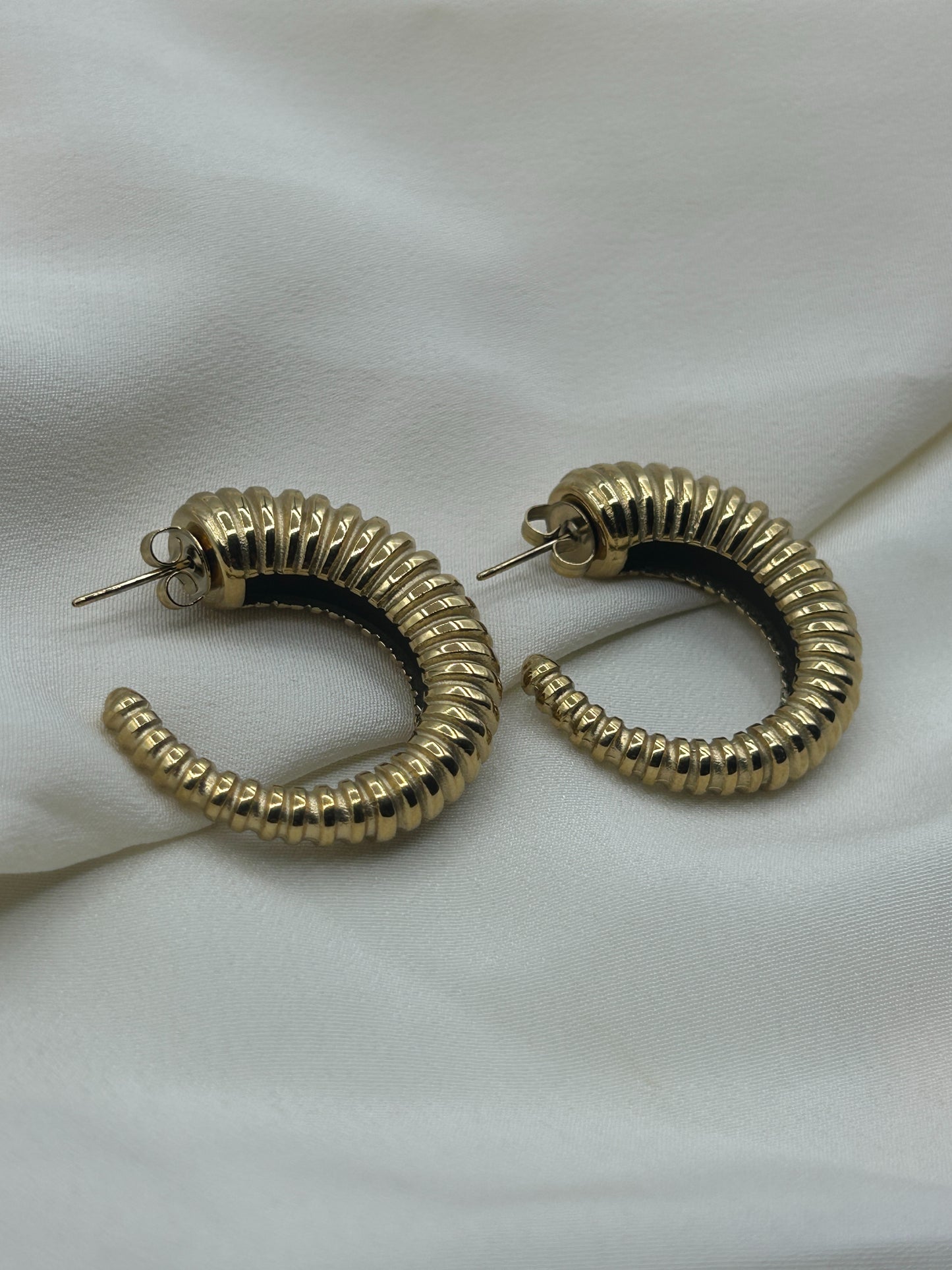 Tusk Earrings Gold