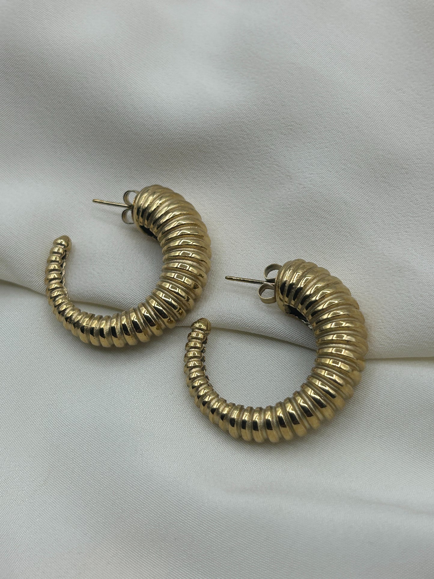 Tusk Earrings Gold