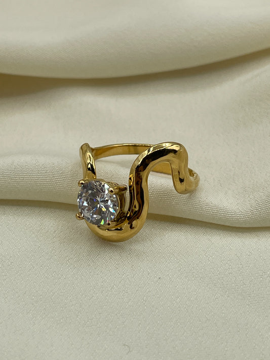 Twisted Diamond Gold Ring