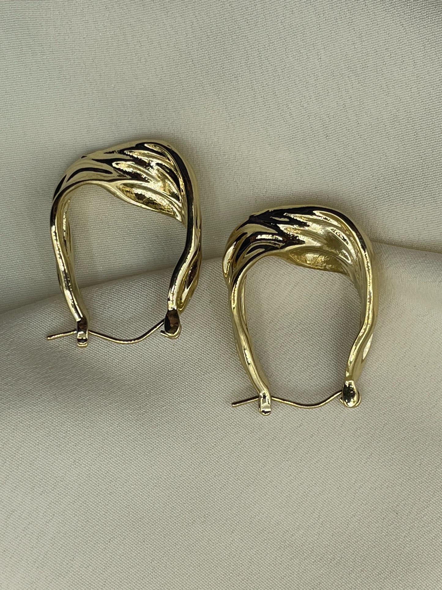 Twisted Hoops Earrings Gold